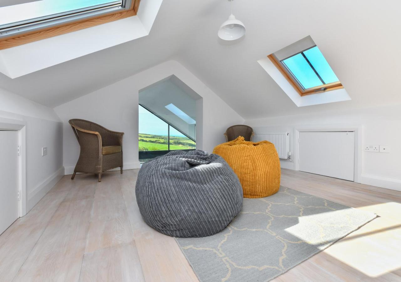 Geufron House Villa อาเบอร์ดารอน ภายนอก รูปภาพ