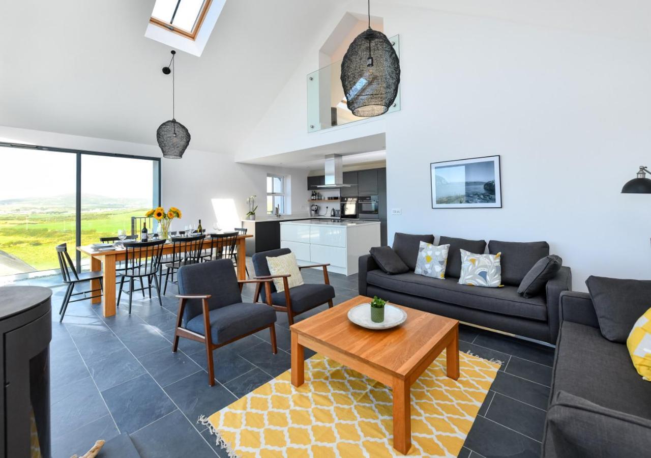 Geufron House Villa อาเบอร์ดารอน ภายนอก รูปภาพ